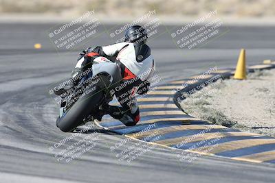 media/Dec-01-2025-Moto Forza (Mon) [[2daa91e15f]]/1-Advanced Group/Session 2 Turn 11 Backside/